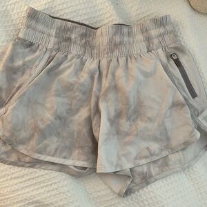 Lululemon marble track that shorts 4 in seam